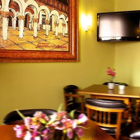 توليدو Hostal Los Guerreros المظهر الخارجي الصورة
